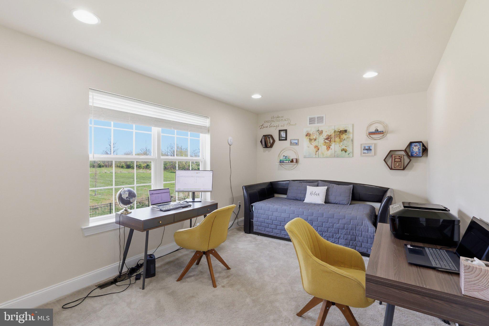 MAINLAND POINTE 1 - Residential