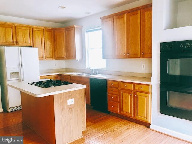 KING FARM BAILEYS COMMON - Residential Lease