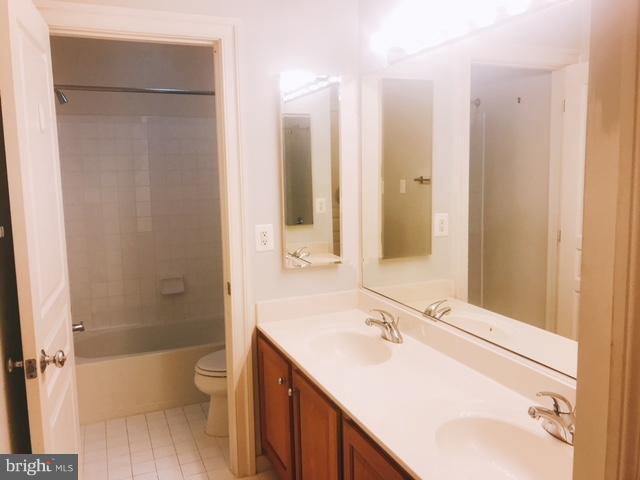 KING FARM BAILEYS COMMON - Residential Lease