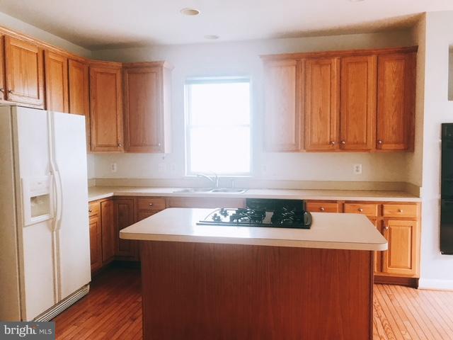 KING FARM BAILEYS COMMON - Residential Lease