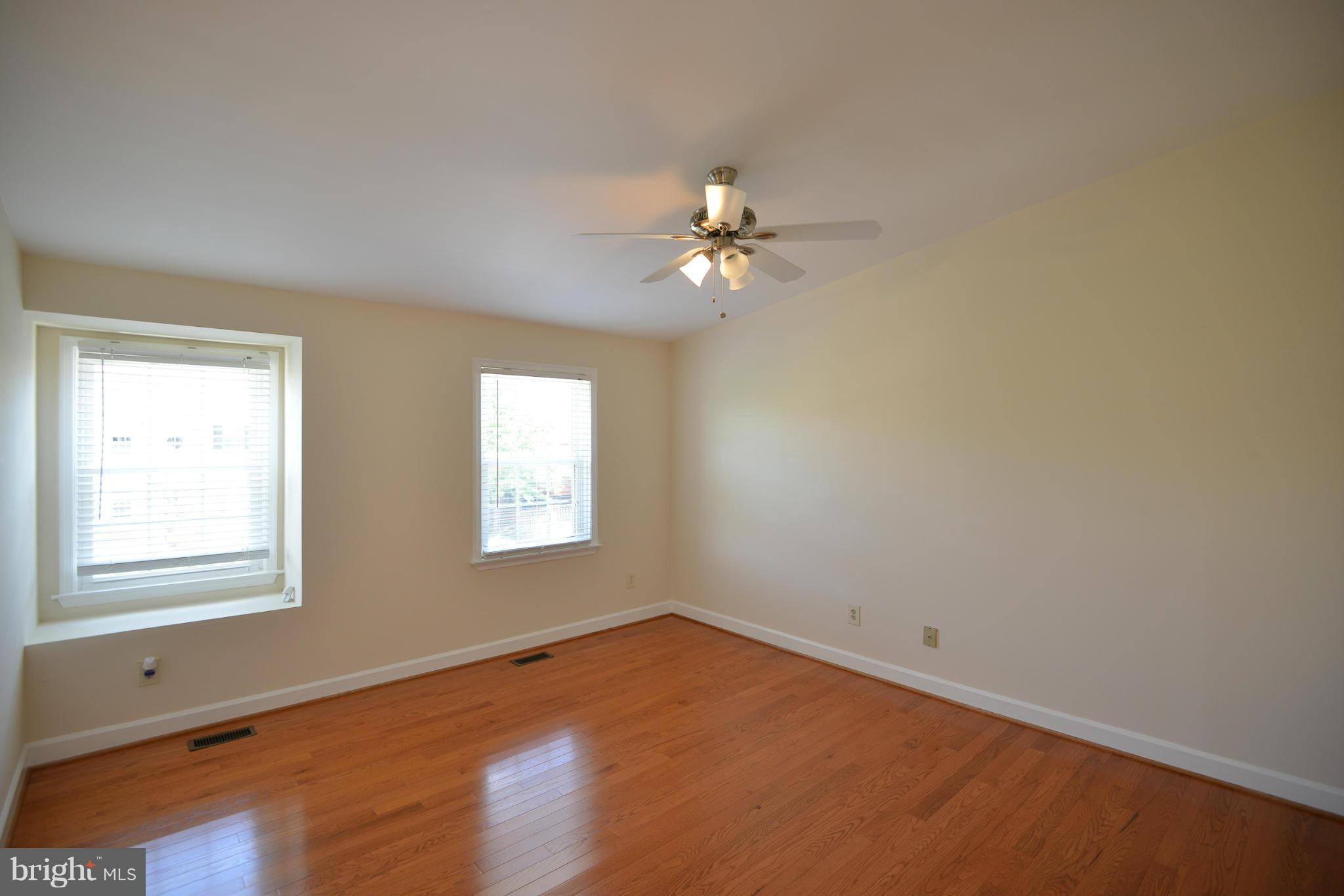 MERRY OAKS - Residential