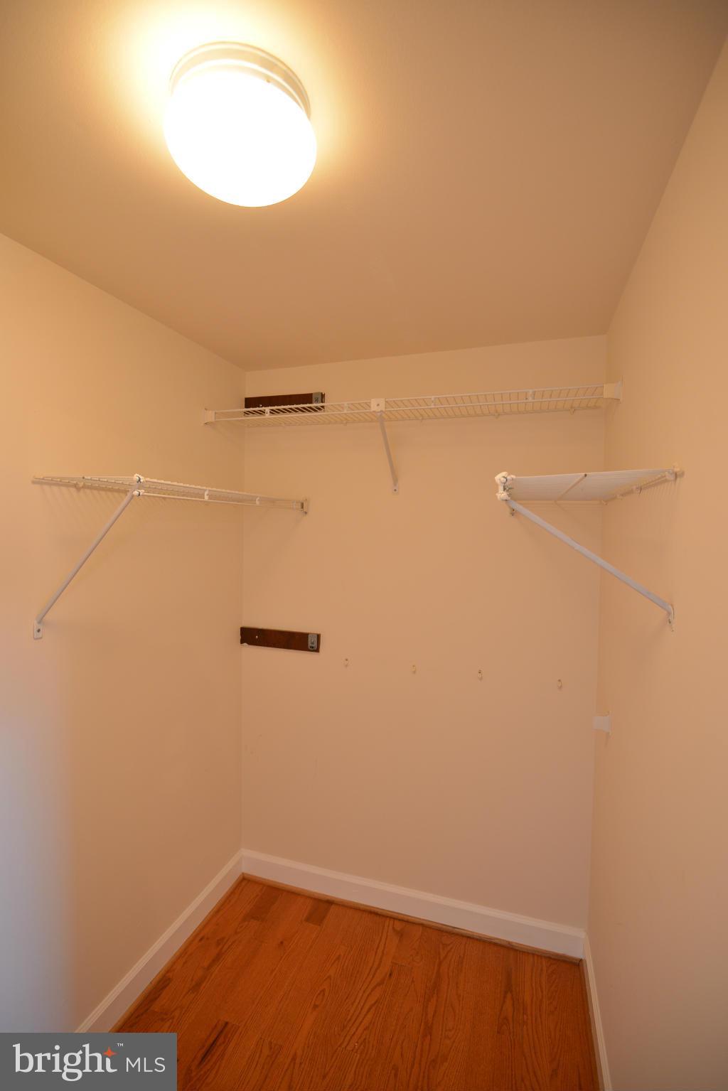 MERRY OAKS - Residential