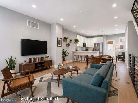 Townhouse For Sale - 1433 N Orkney Street<br/> PHILADELPHIA, PA 19122