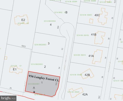 Photo of 956 Langley Forest Court, MCLEAN, VA 22101 (MLS # VAFX2325904)