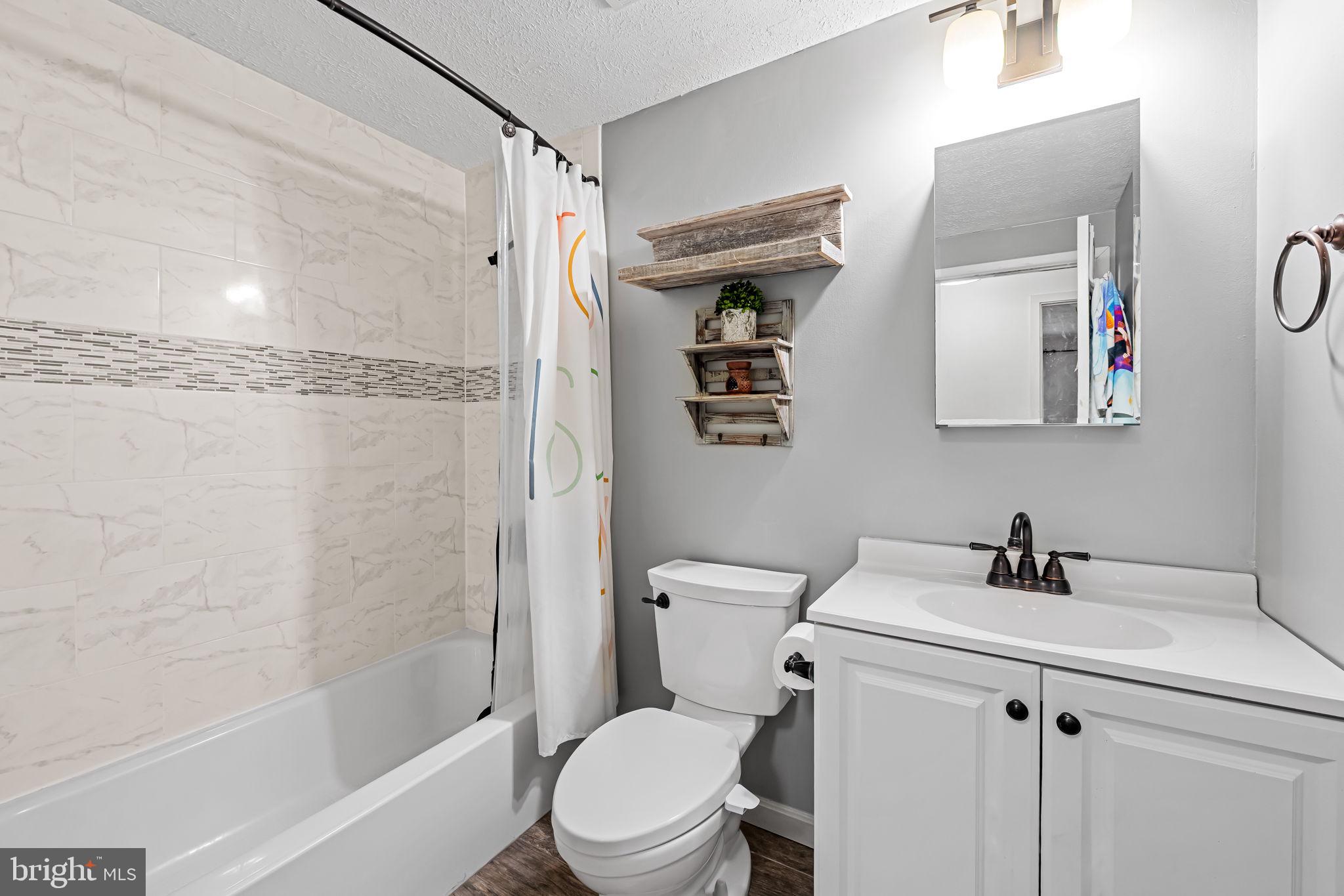 NOTTINGHAM WOODS - Residential Lease