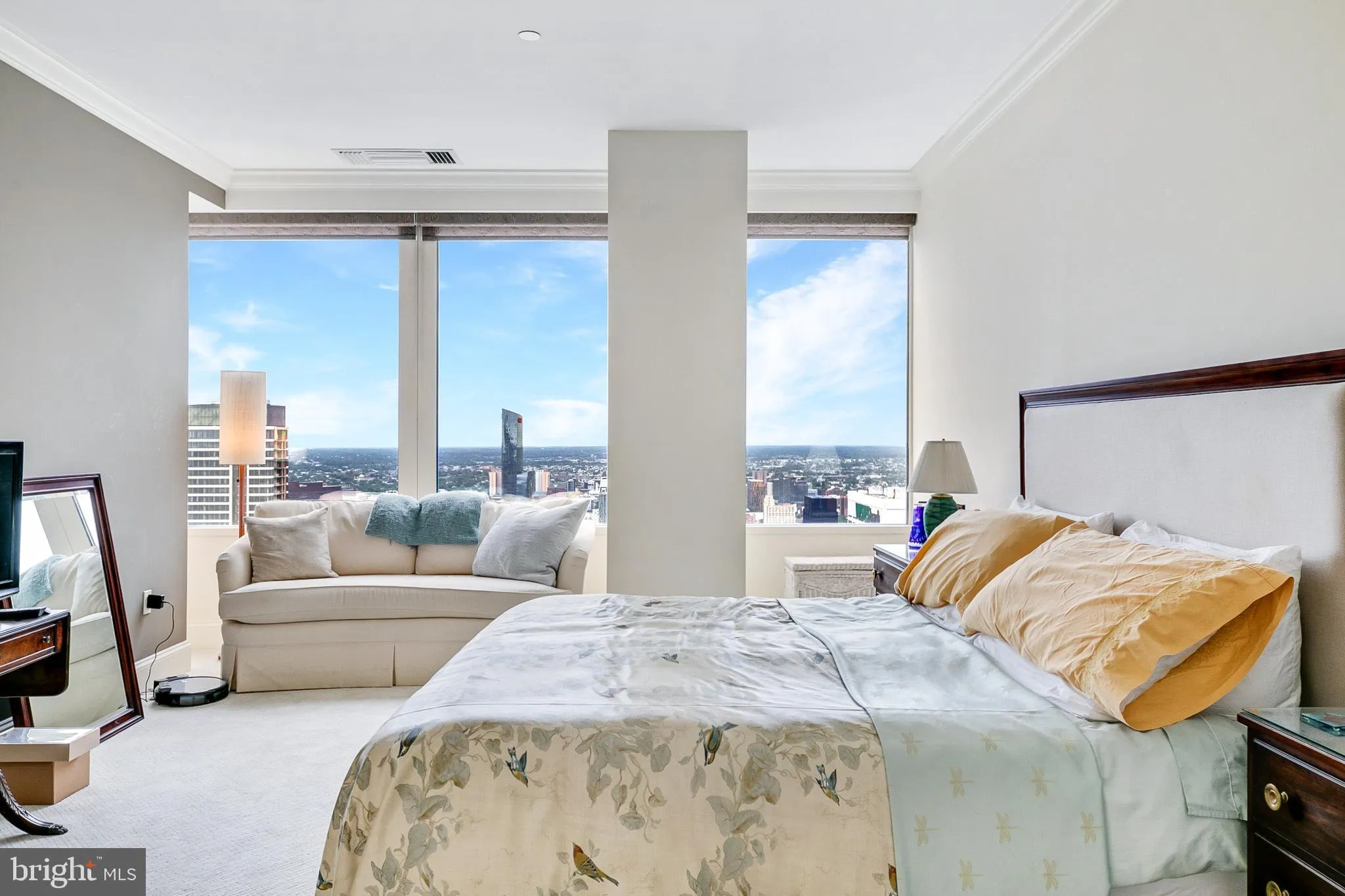 Philadelphia, Pennsylvania 19102, United States, 2 Bedrooms Bedrooms, ,2 BathroomsBathrooms,Residential,Active,78116