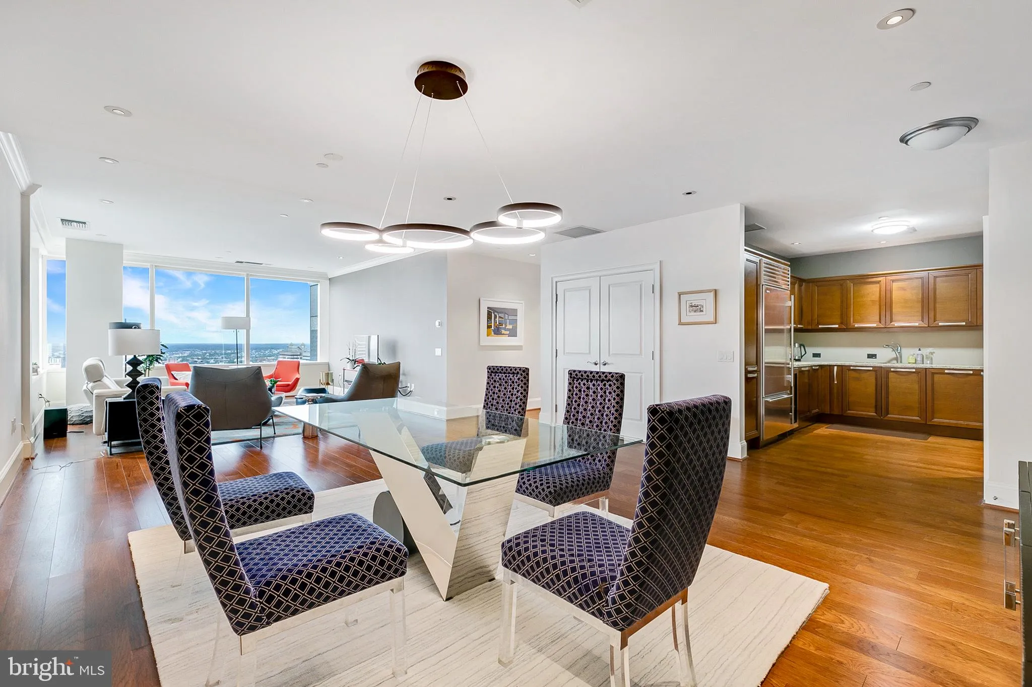 Philadelphia, Pennsylvania 19102, United States, 2 Bedrooms Bedrooms, ,2 BathroomsBathrooms,Residential,Active,78116