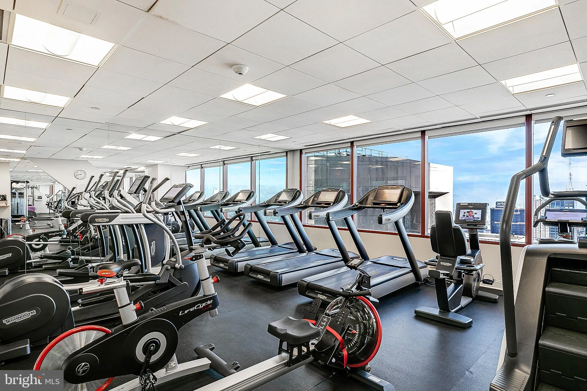 Philadelphia, Pennsylvania 19102, United States, 2 Bedrooms Bedrooms, ,2 BathroomsBathrooms,Residential,Active,78116