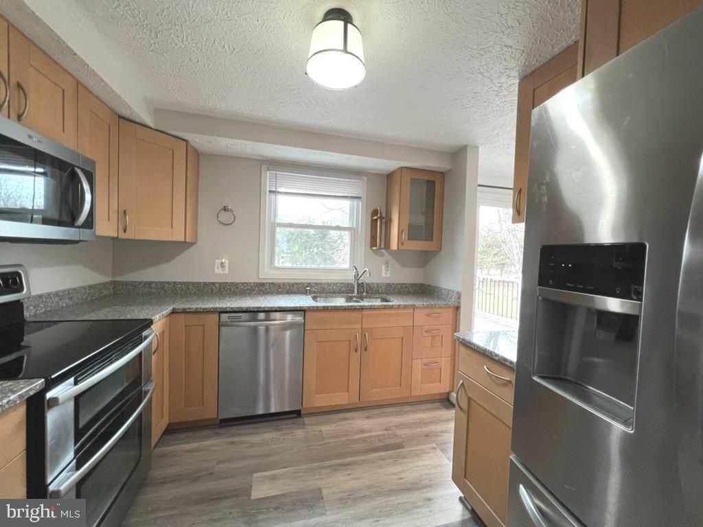 WEDGEWOOD FOREST - Residential Lease