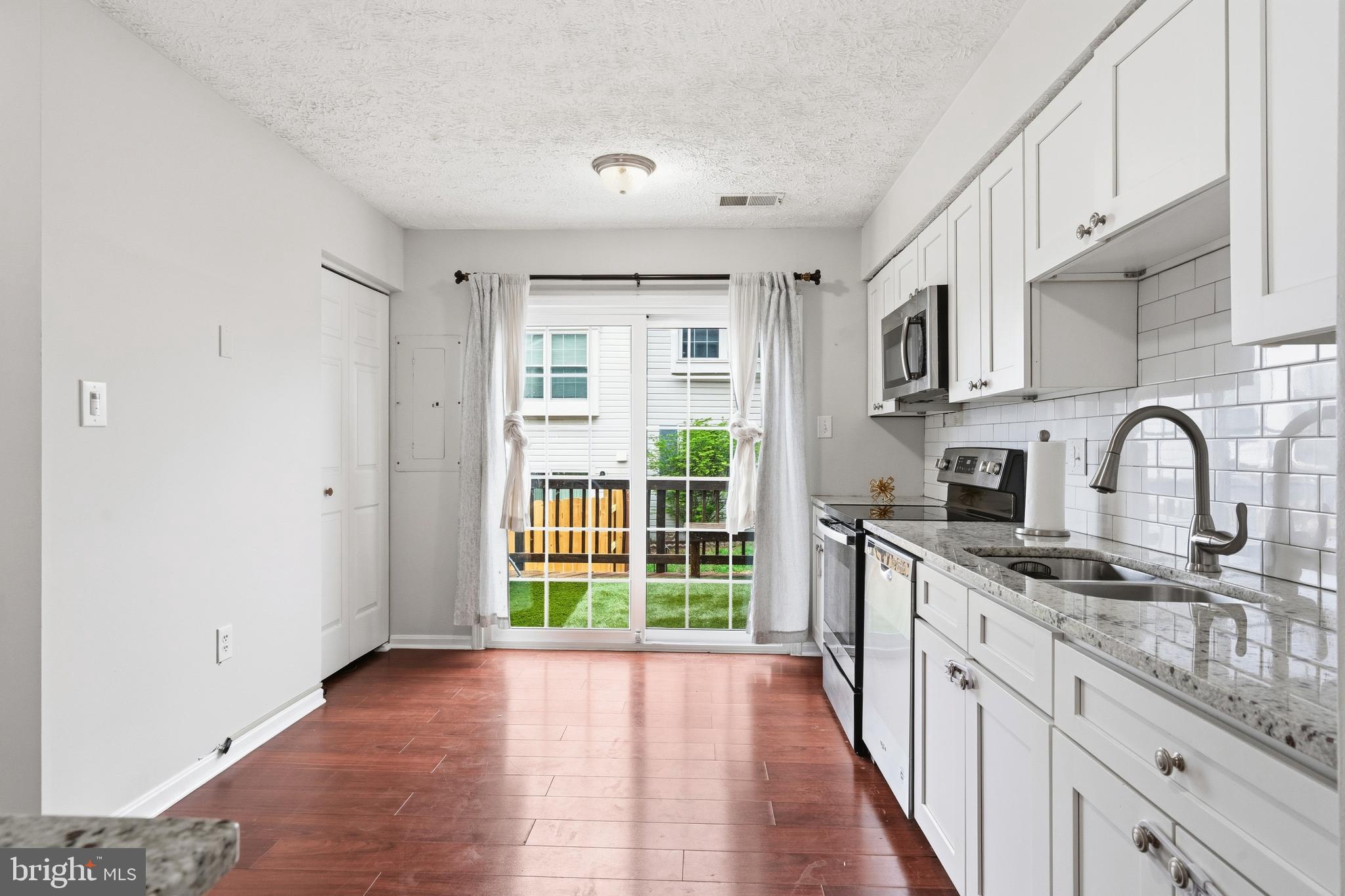 SINGLETONS GROVE - Residential