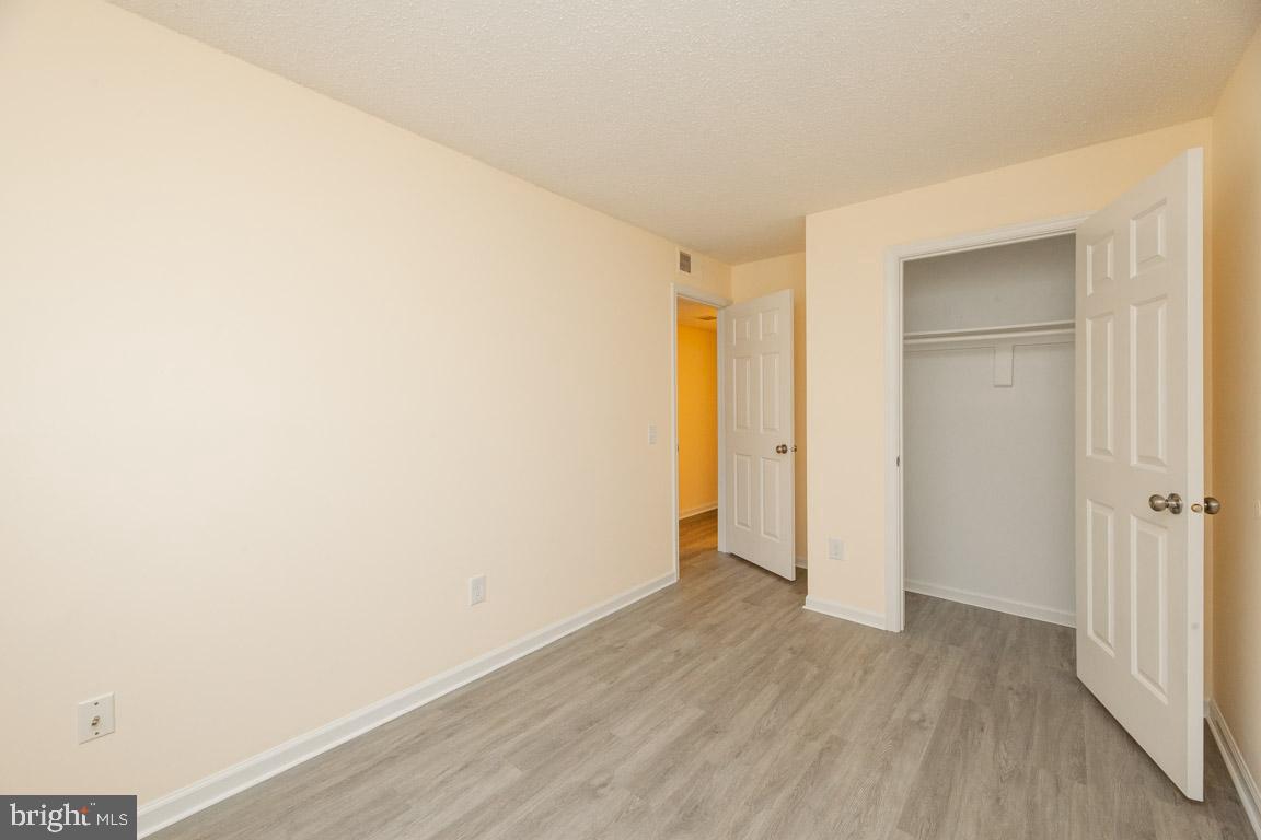 HUNTERS SQUARE - Residential Lease