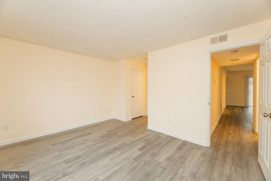 HUNTERS SQUARE - Residential Lease