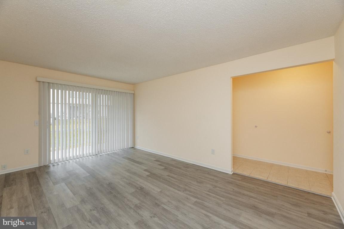 HUNTERS SQUARE - Residential Lease