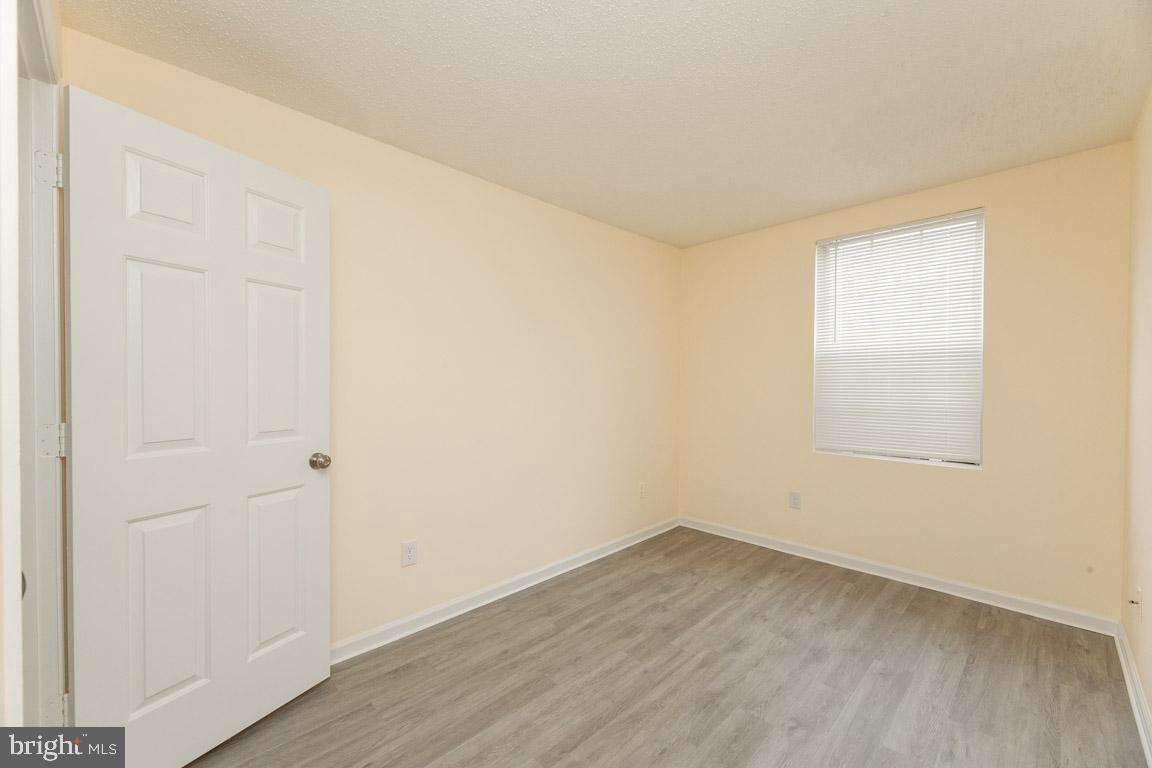 HUNTERS SQUARE - Residential Lease