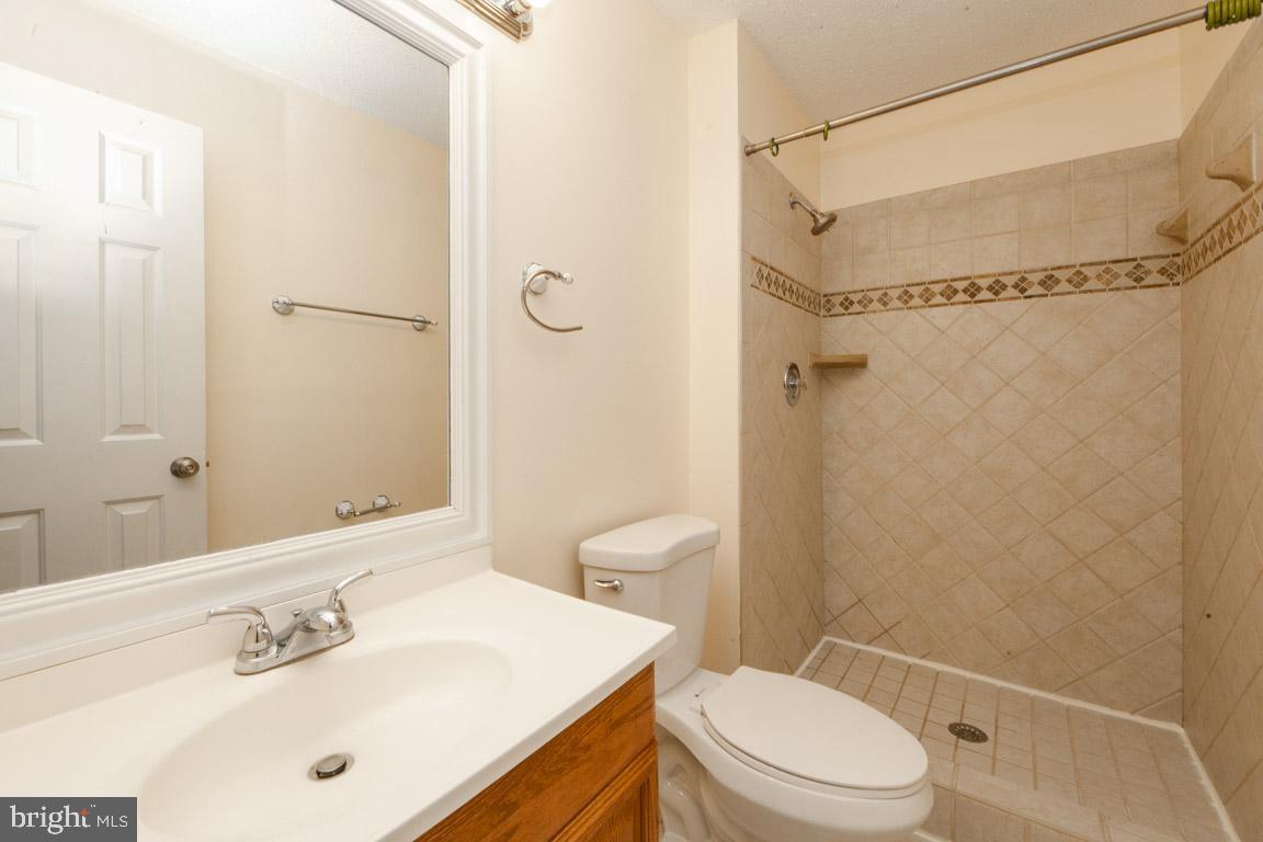 HUNTERS SQUARE - Residential Lease