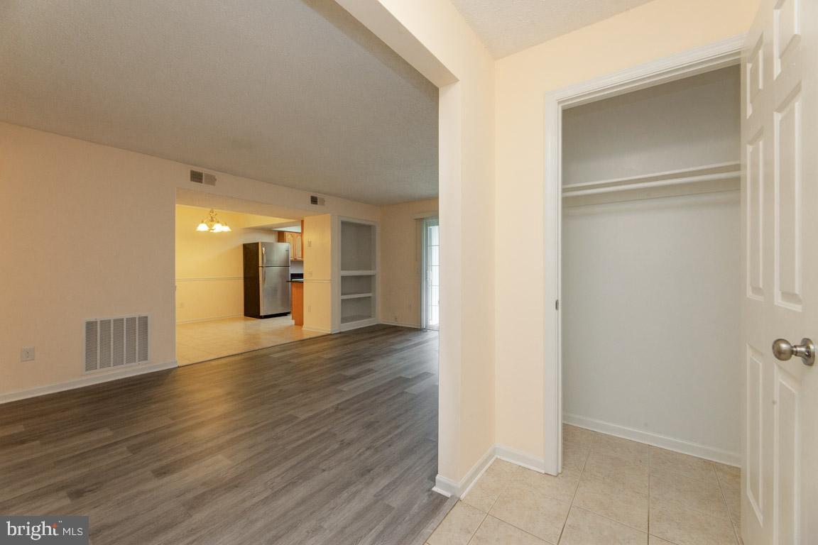 HUNTERS SQUARE - Residential Lease