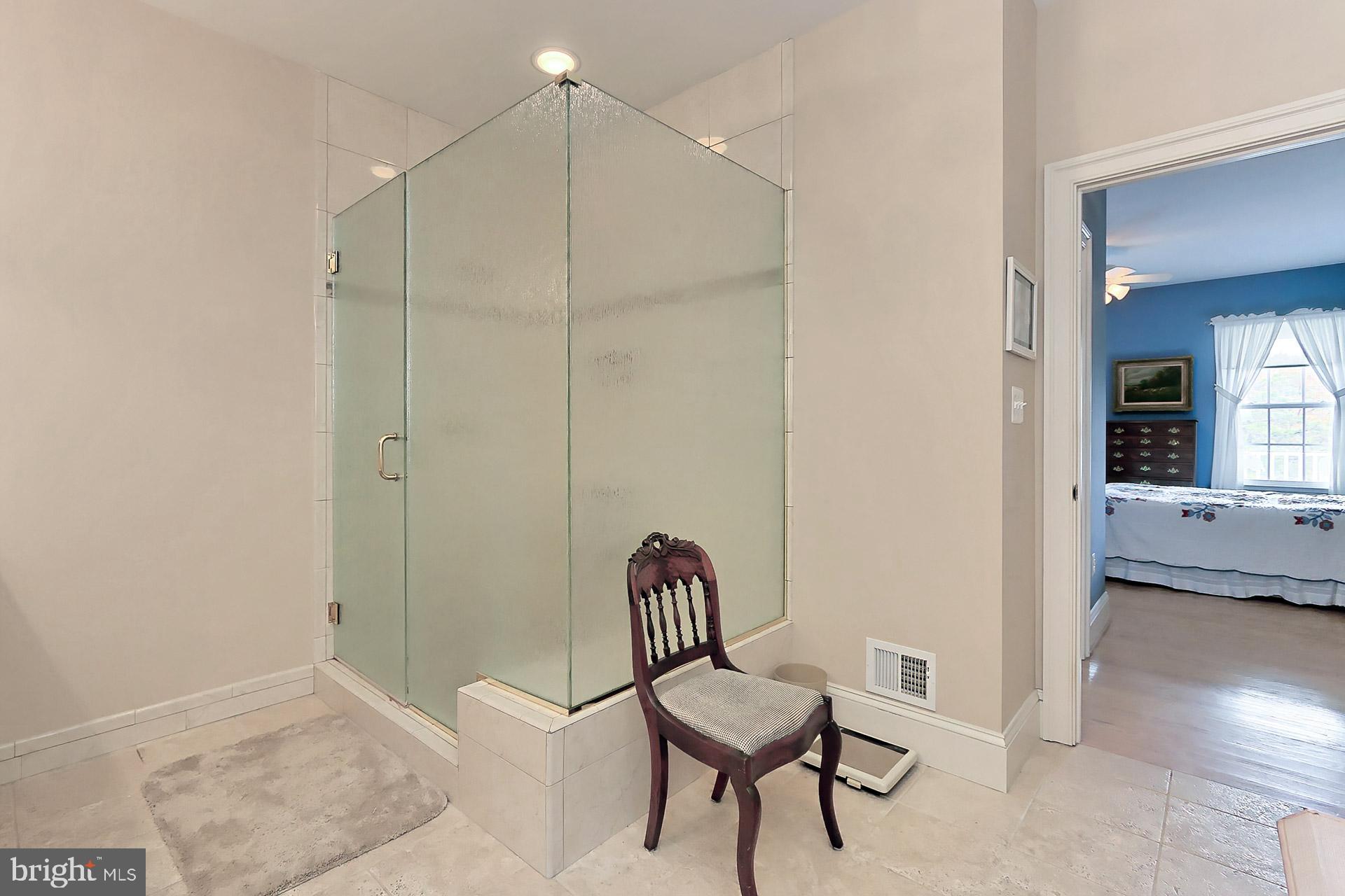 JEFFERSON RUN MANOR - Residential Lease