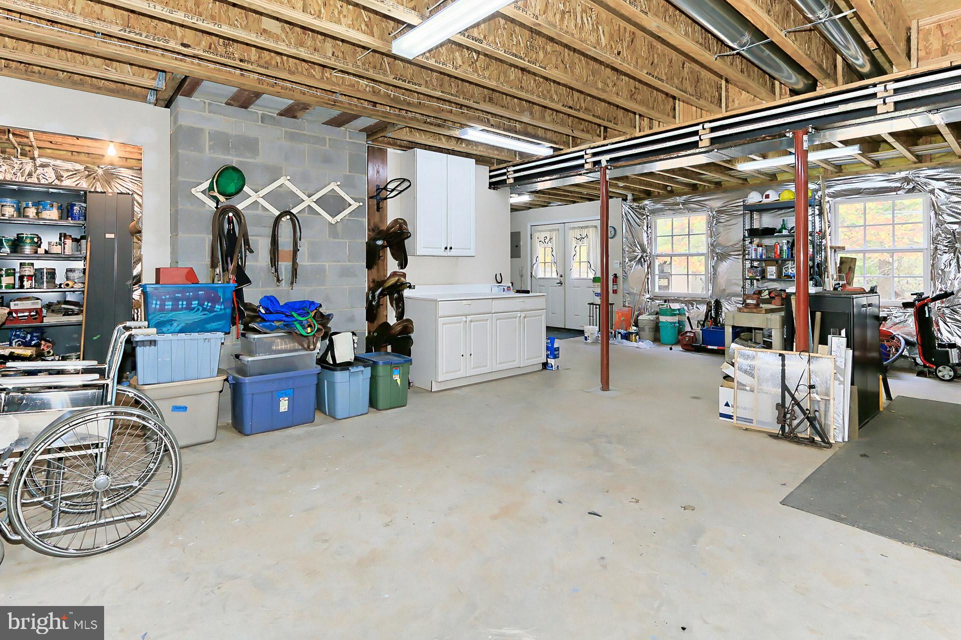 JEFFERSON RUN MANOR - Residential Lease