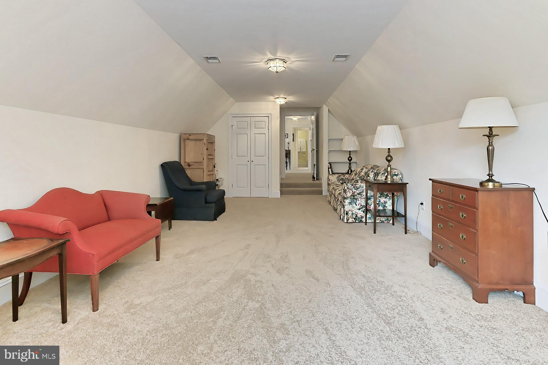 JEFFERSON RUN MANOR - Residential Lease