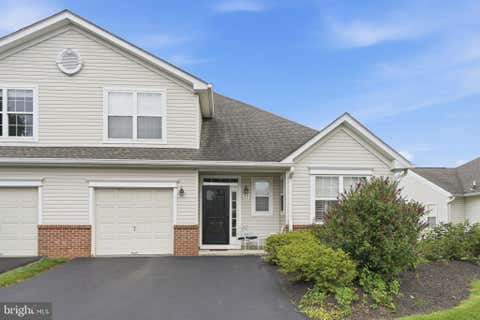 Townhouse For Sale - 17 Lady Slipper Lane<br/> LANGHORNE, PA 19047