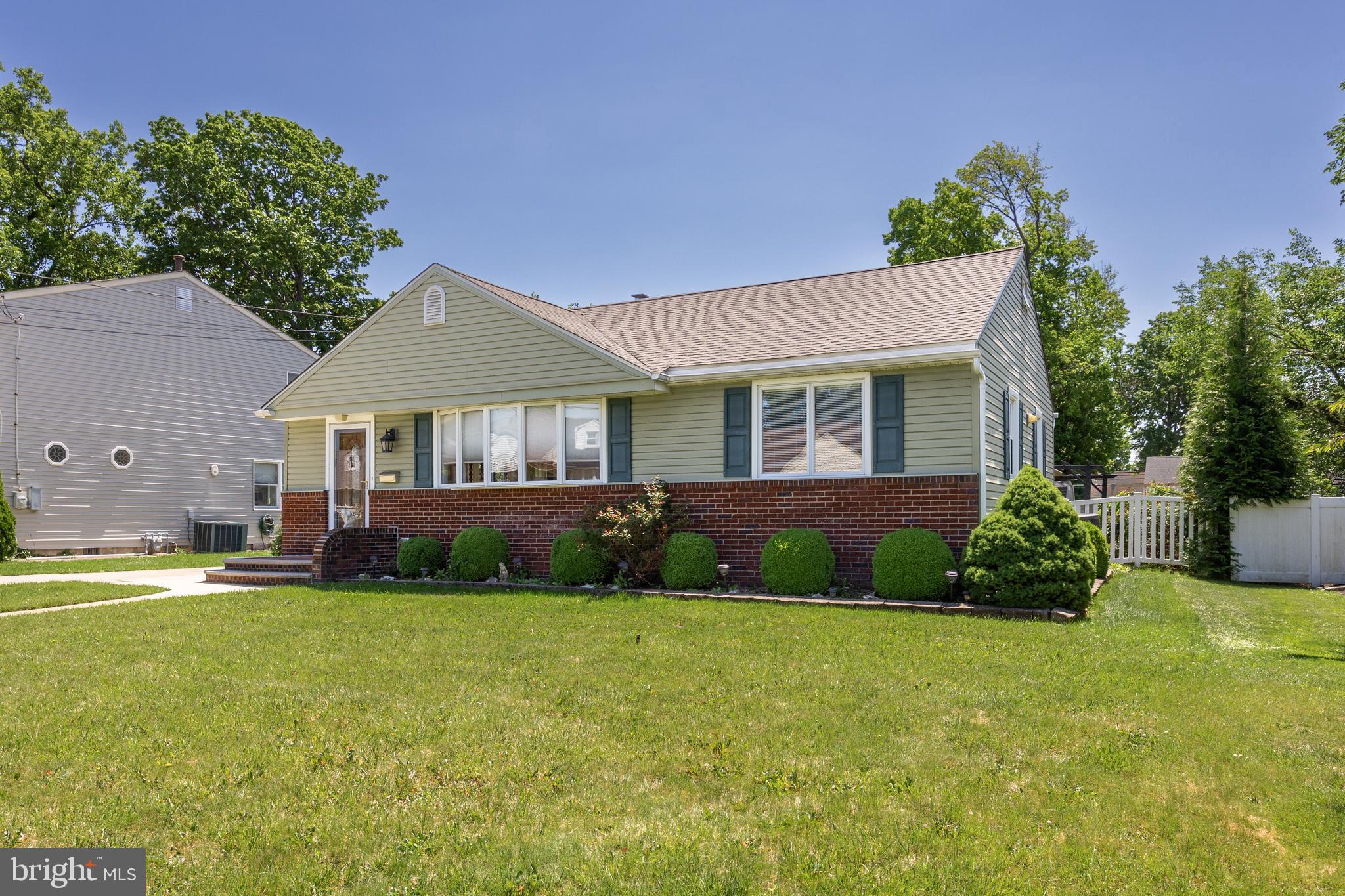 520 AUDUBON AVENUE