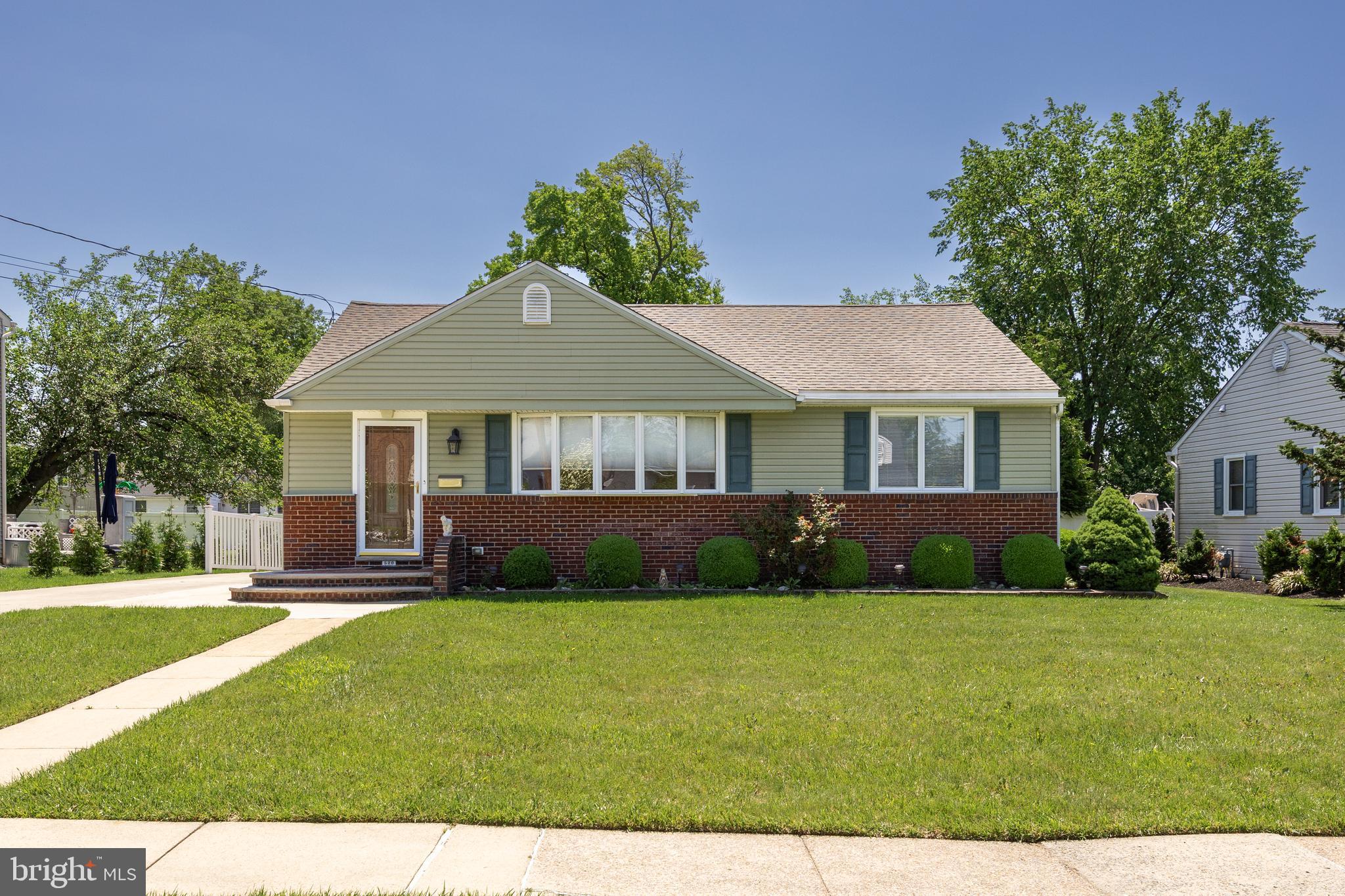 520 AUDUBON AVENUE