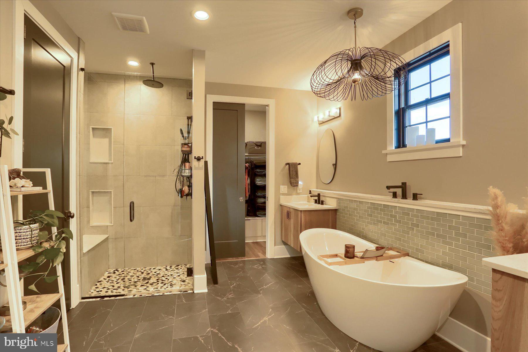 THE PORCHES OF ALLENBERRY - Residential