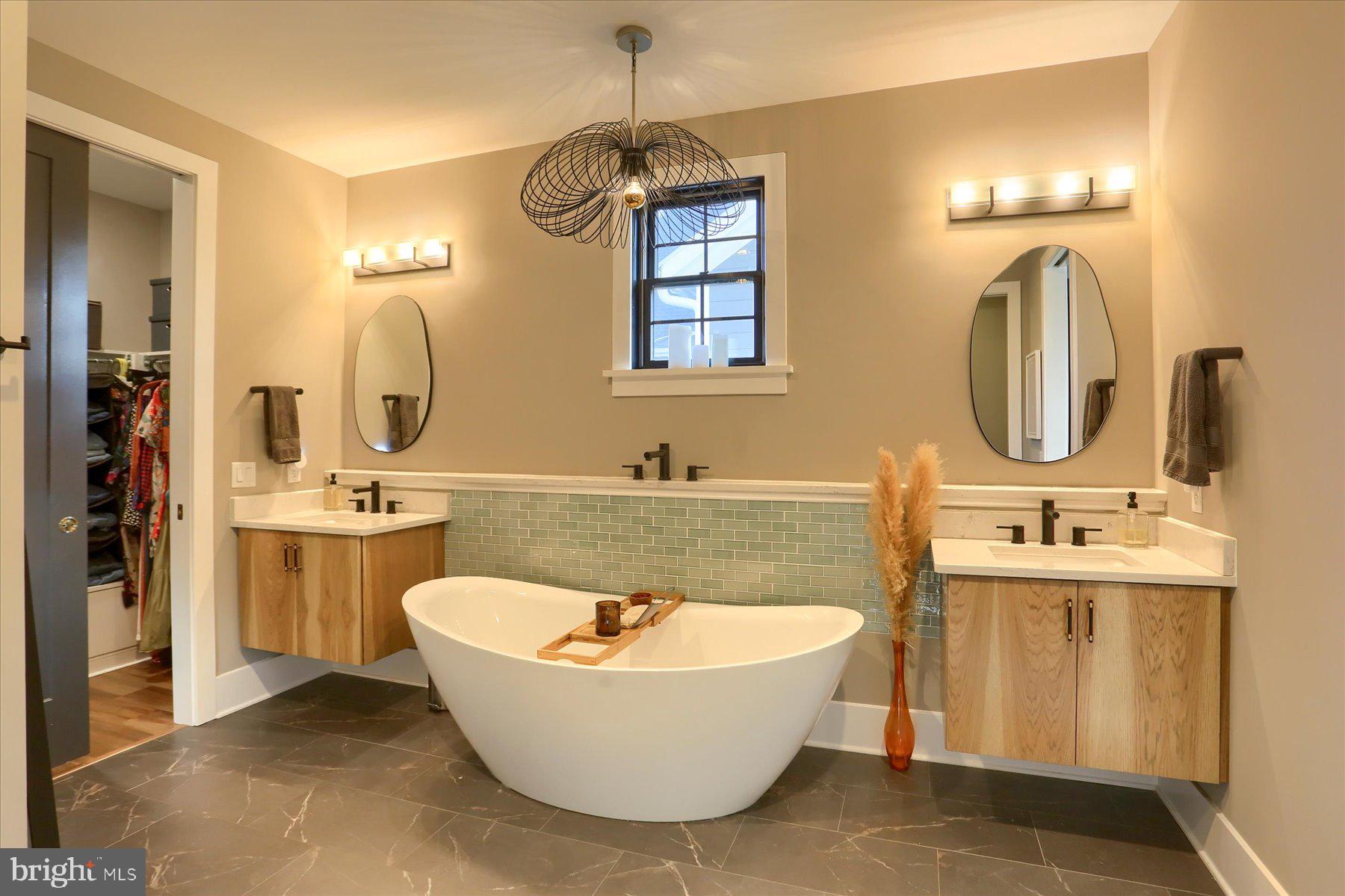 THE PORCHES OF ALLENBERRY - Residential