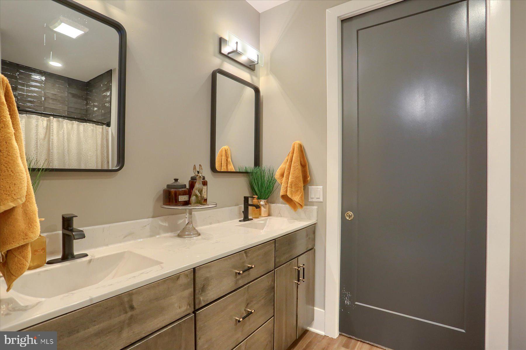 THE PORCHES OF ALLENBERRY - Residential