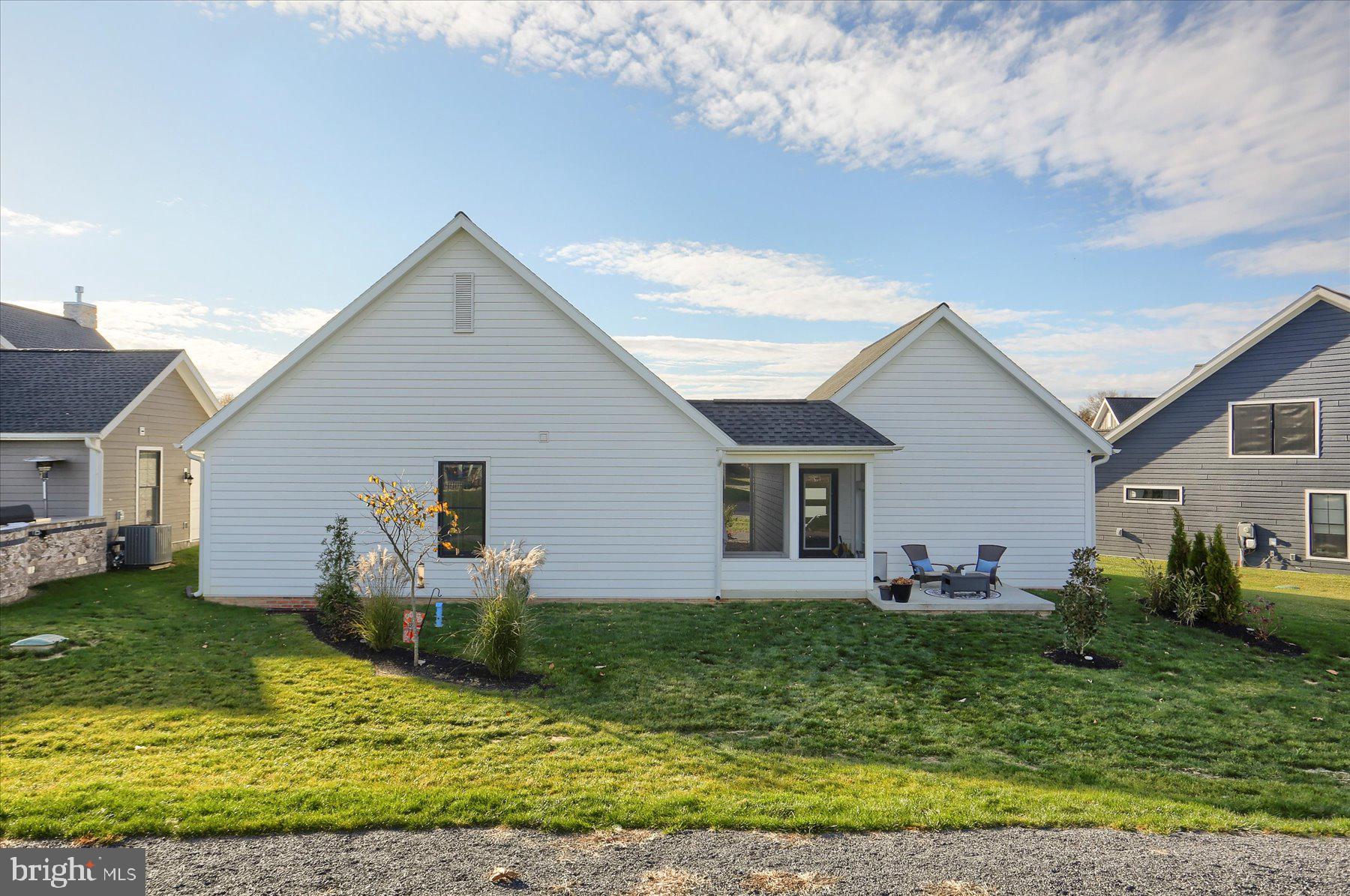 THE PORCHES OF ALLENBERRY - Residential