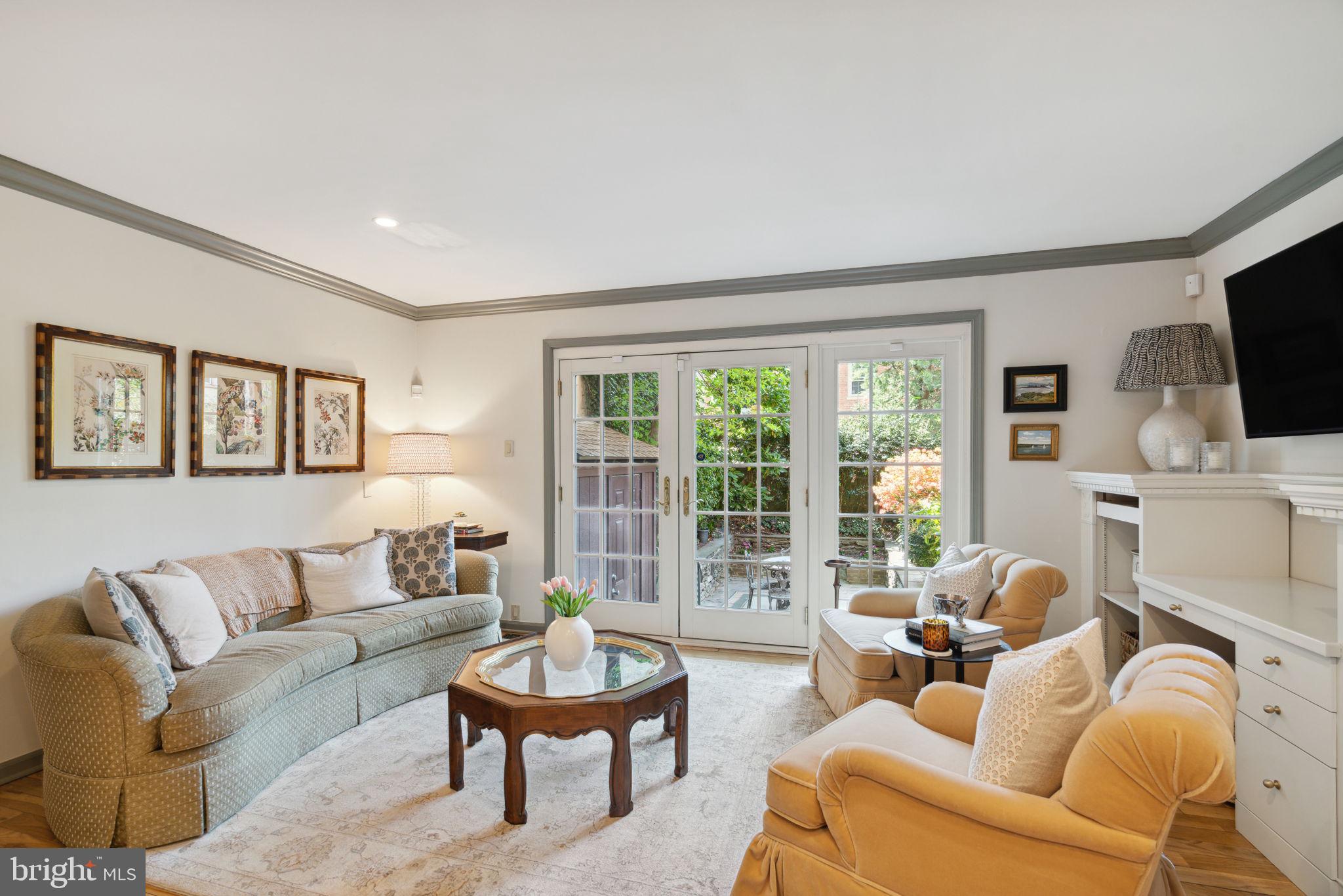 SOCIETY HILL - Residential