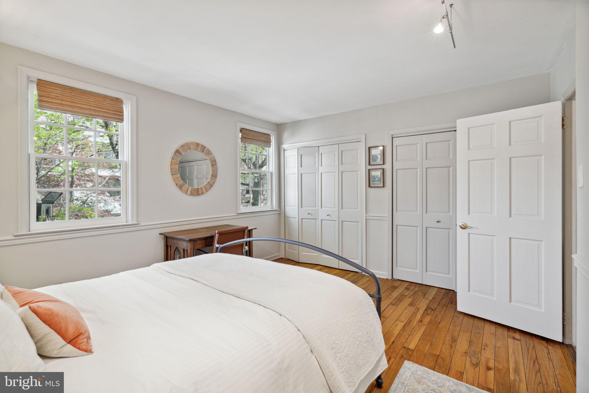 SOCIETY HILL - Residential