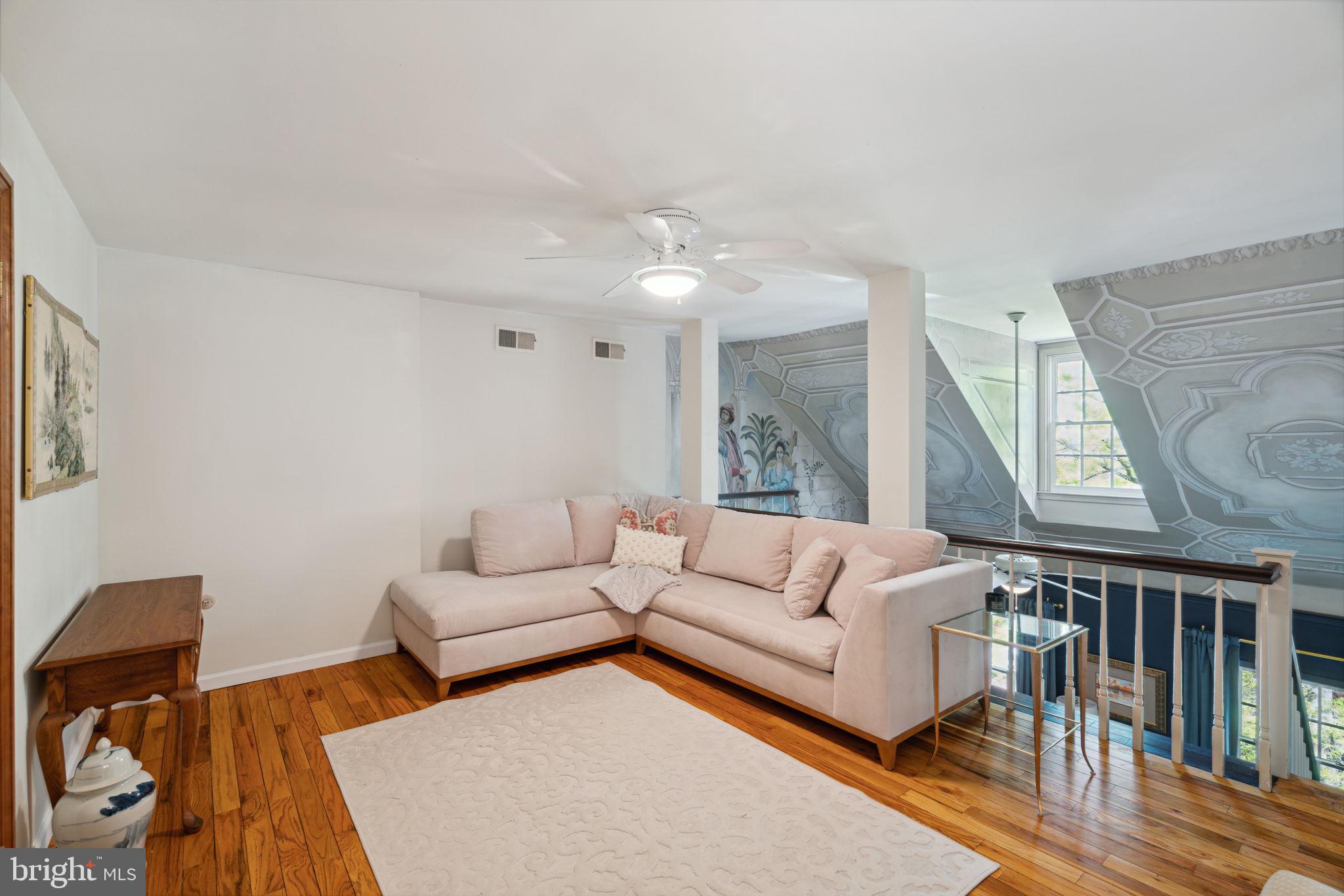 SOCIETY HILL - Residential