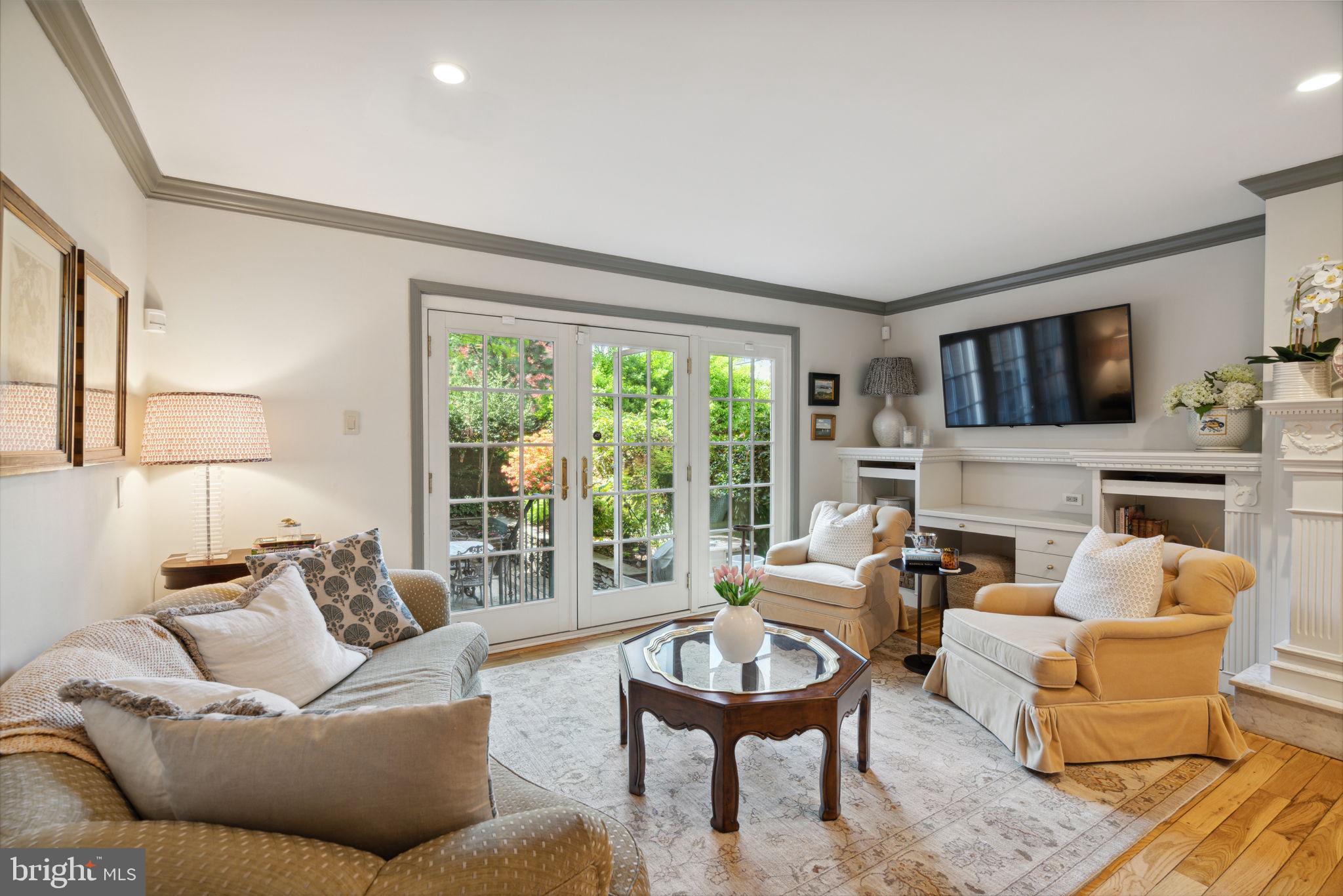 SOCIETY HILL - Residential