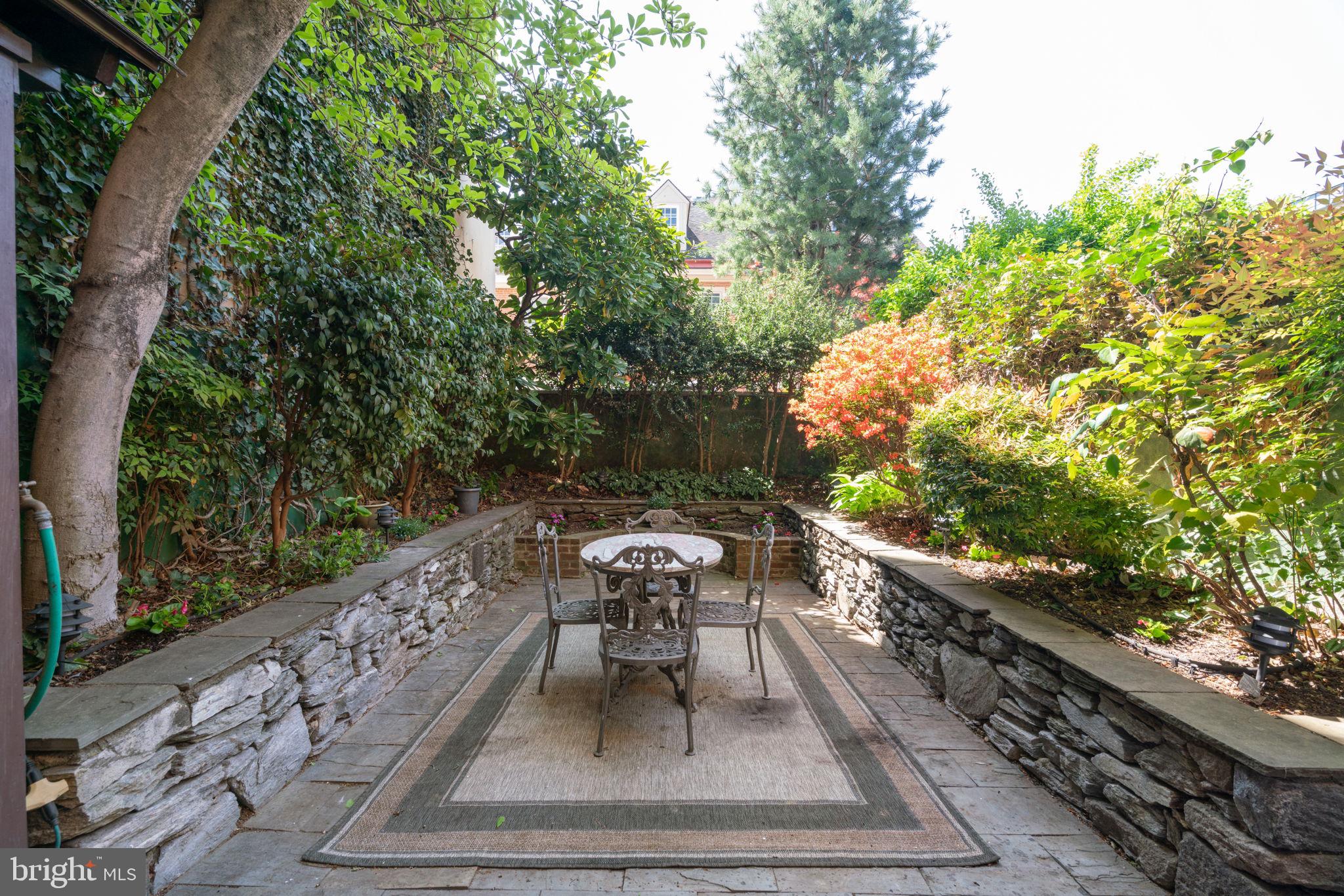 SOCIETY HILL - Residential