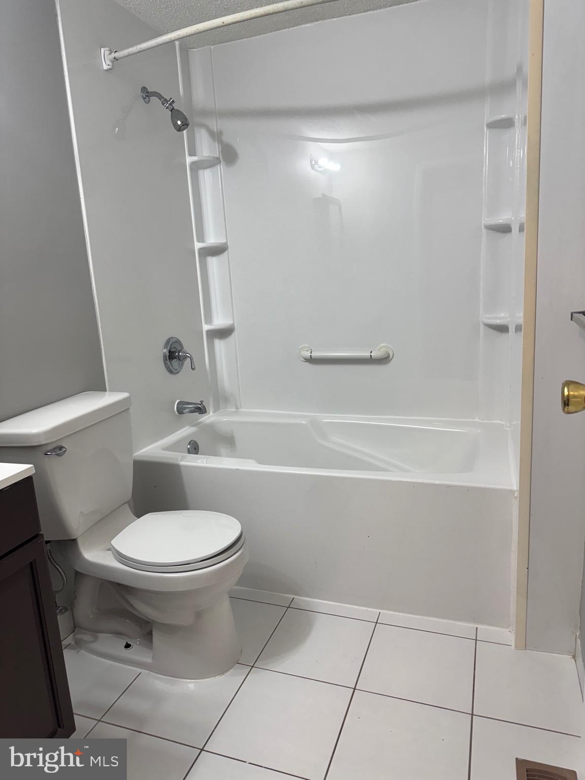 CANTERBURY VILLAGE - Residential Lease