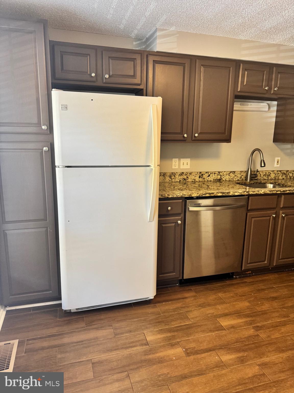 CANTERBURY VILLAGE - Residential Lease