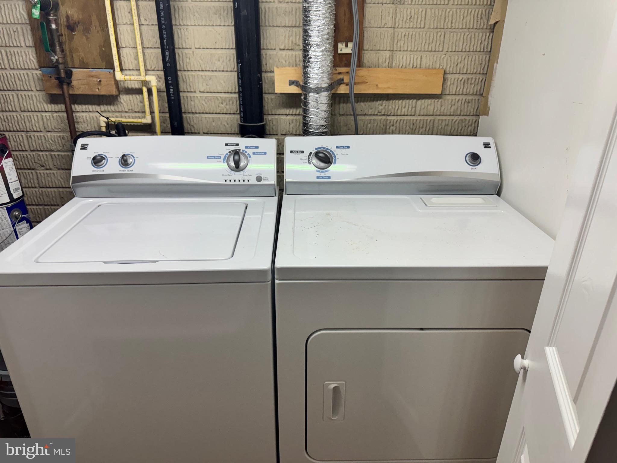 CANTERBURY VILLAGE - Residential Lease