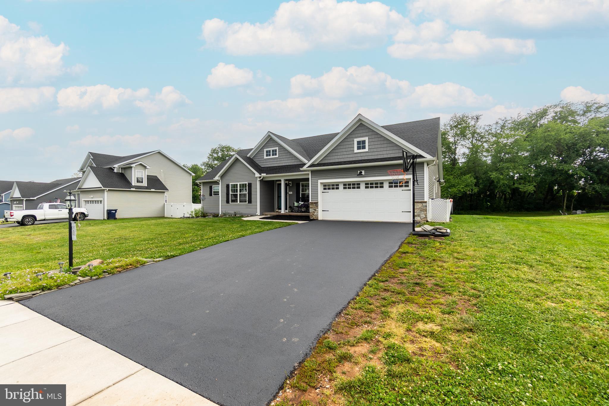 OXFORD POINTE - Residential