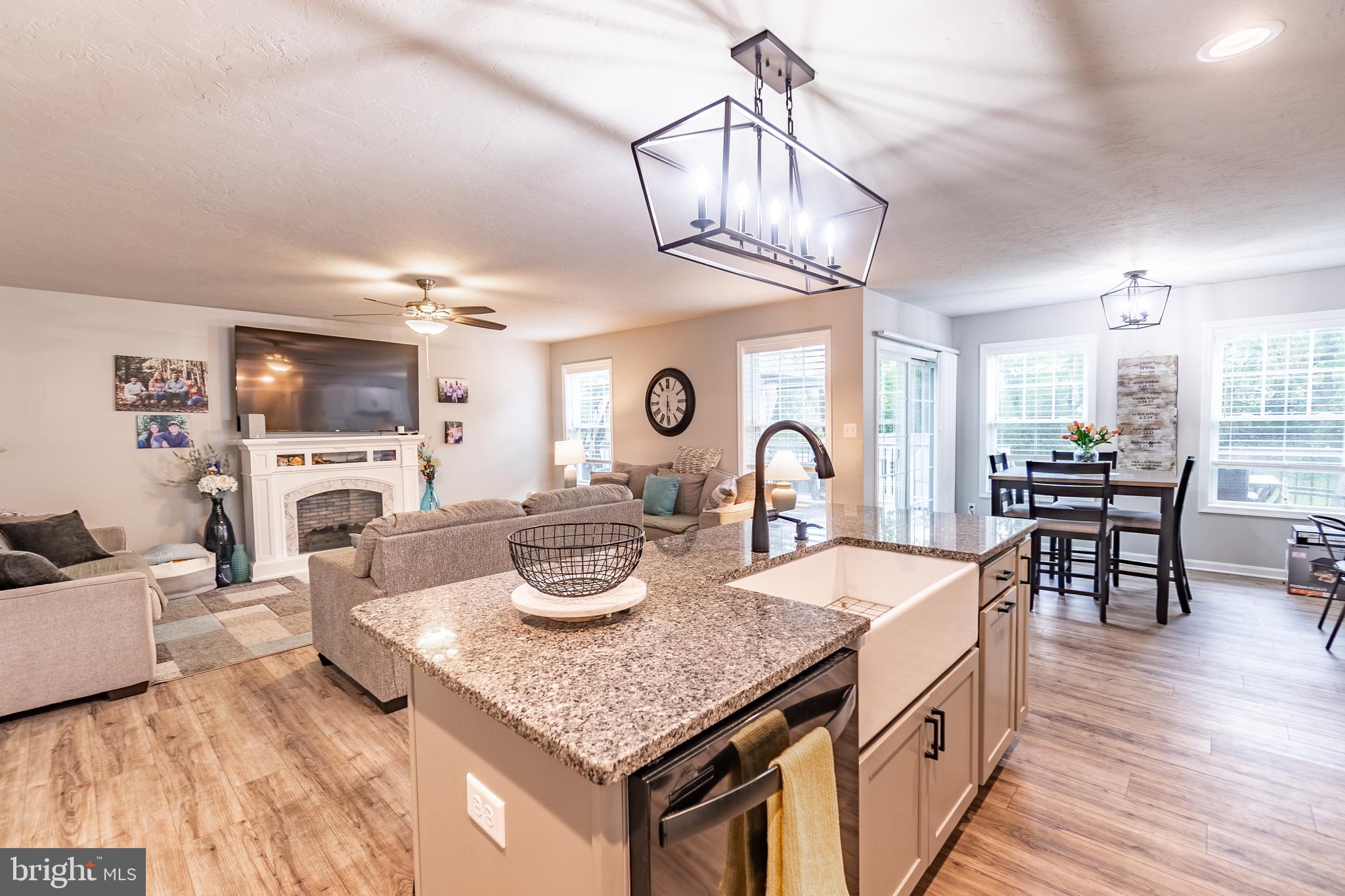 OXFORD POINTE - Residential