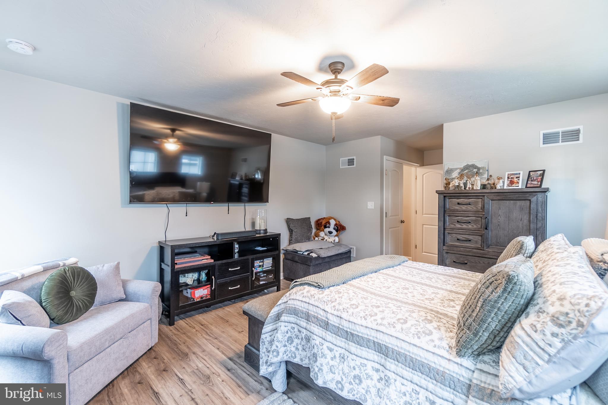 OXFORD POINTE - Residential