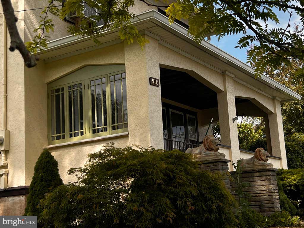 Photo of 910 Maple Avenue, HONESDALE, PA 18431 (MLS # PAWN2000932)