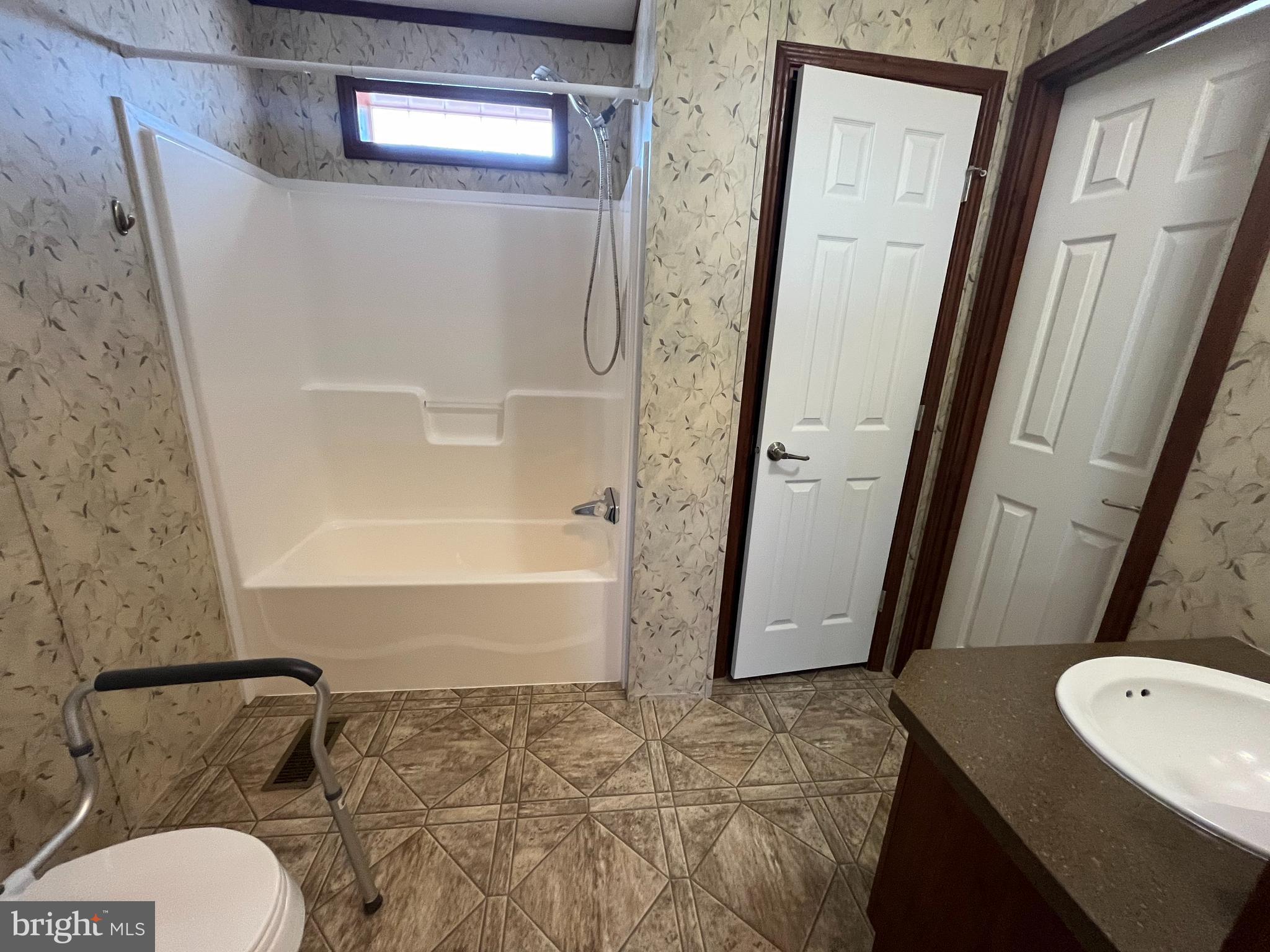 BRIARWOOD ESTATES - Residential