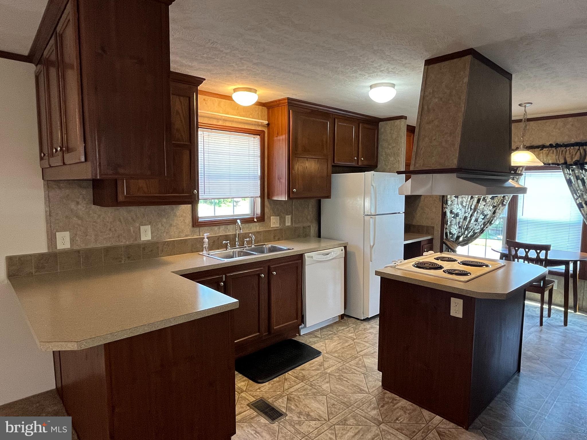 BRIARWOOD ESTATES - Residential