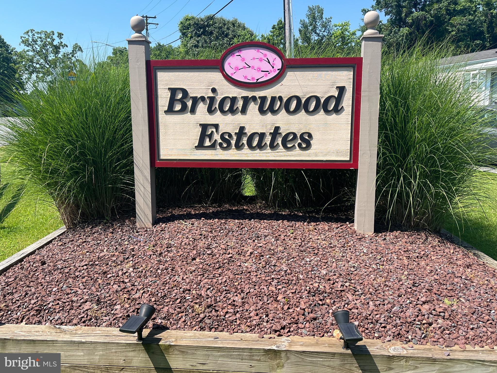 BRIARWOOD ESTATES - Residential