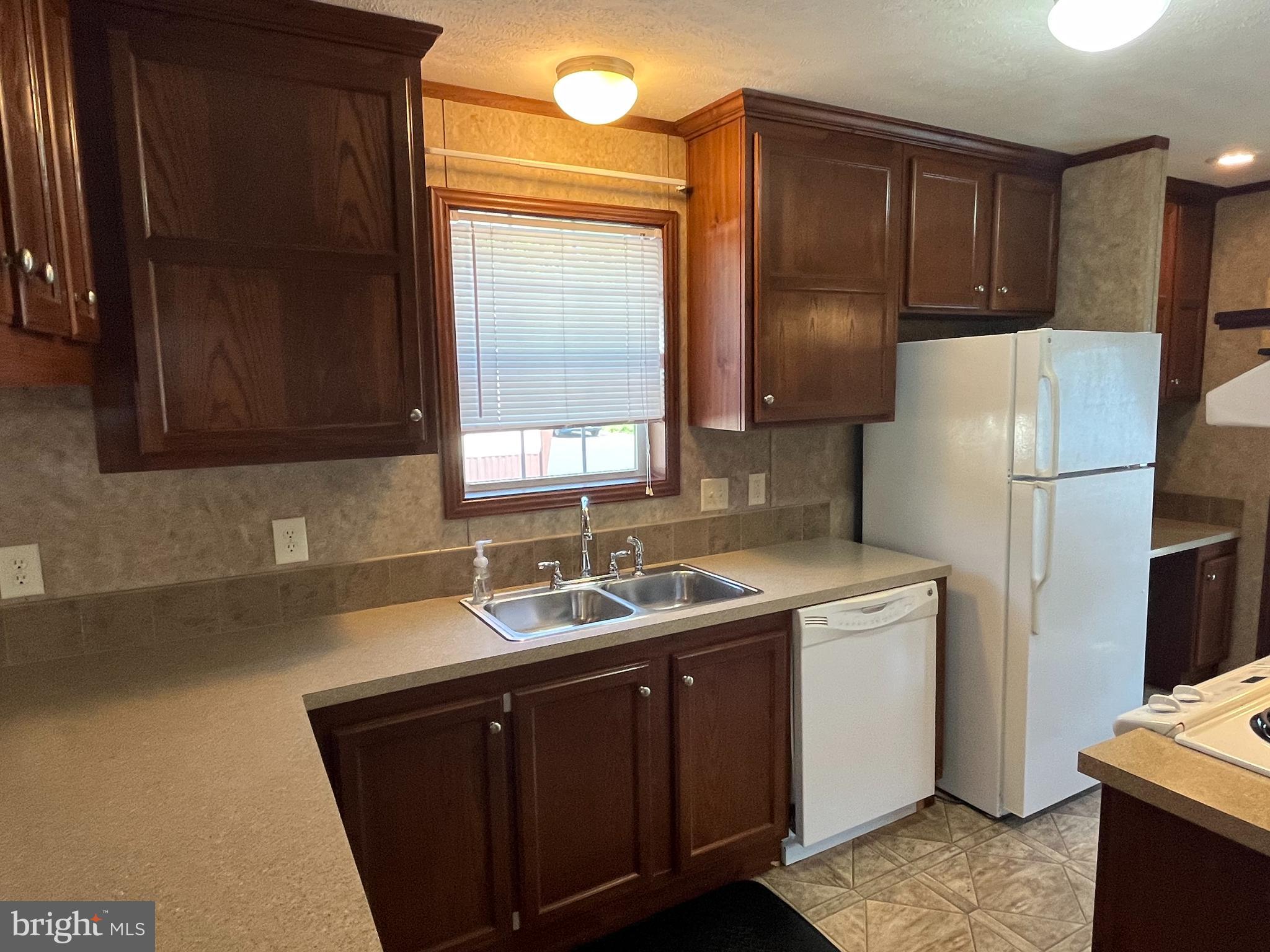 BRIARWOOD ESTATES - Residential