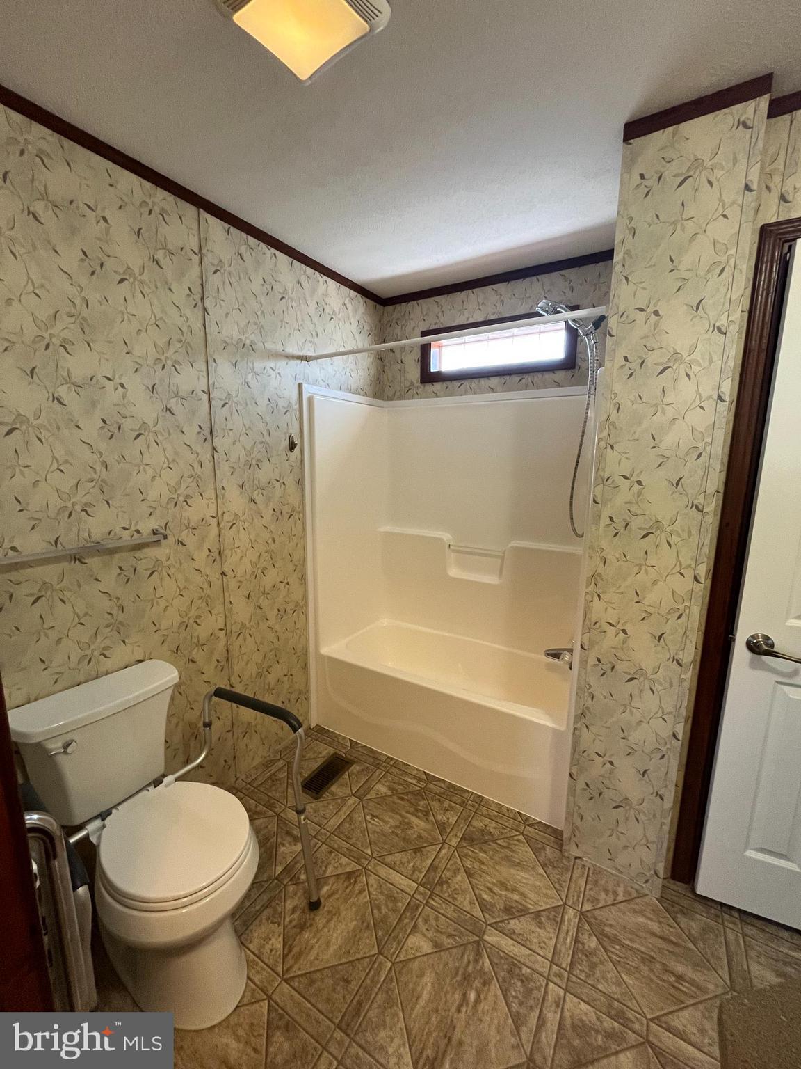 BRIARWOOD ESTATES - Residential