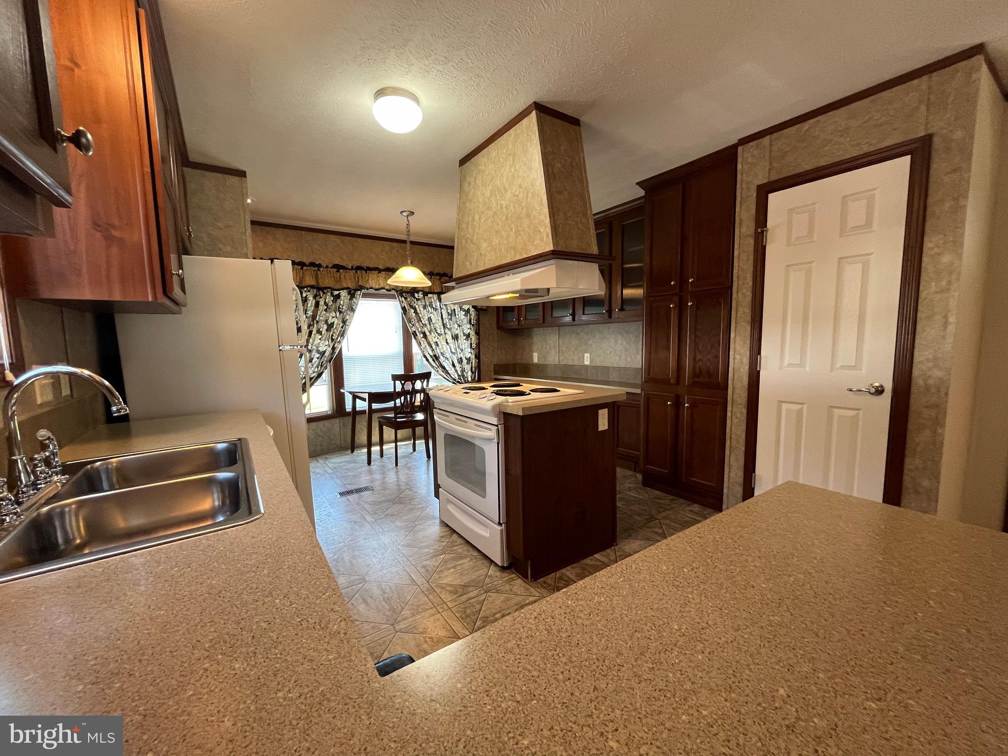 BRIARWOOD ESTATES - Residential