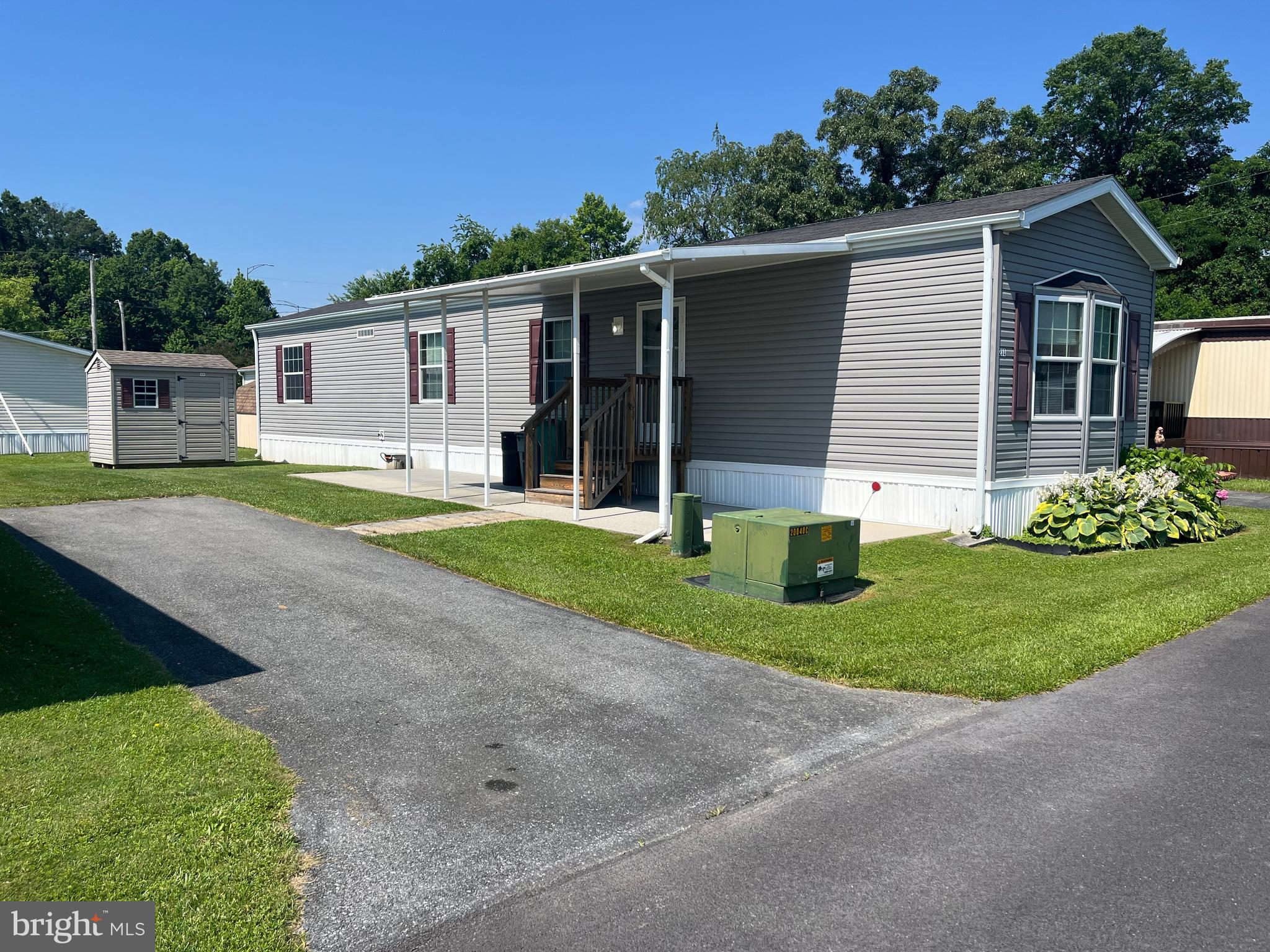 BRIARWOOD ESTATES - Residential