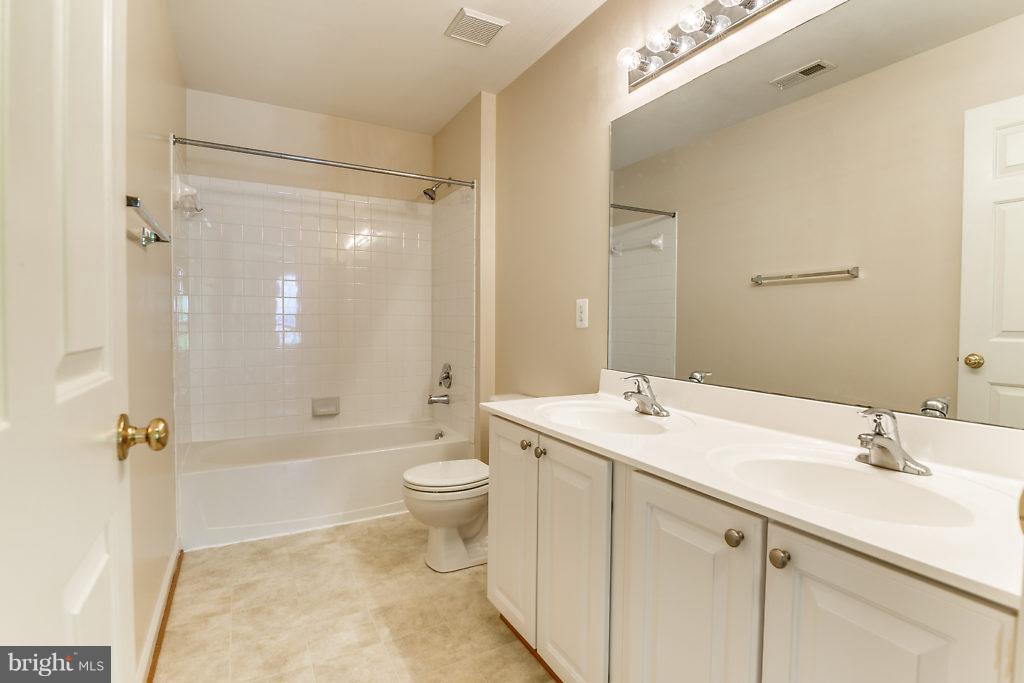 ASHLAND - Residential Lease